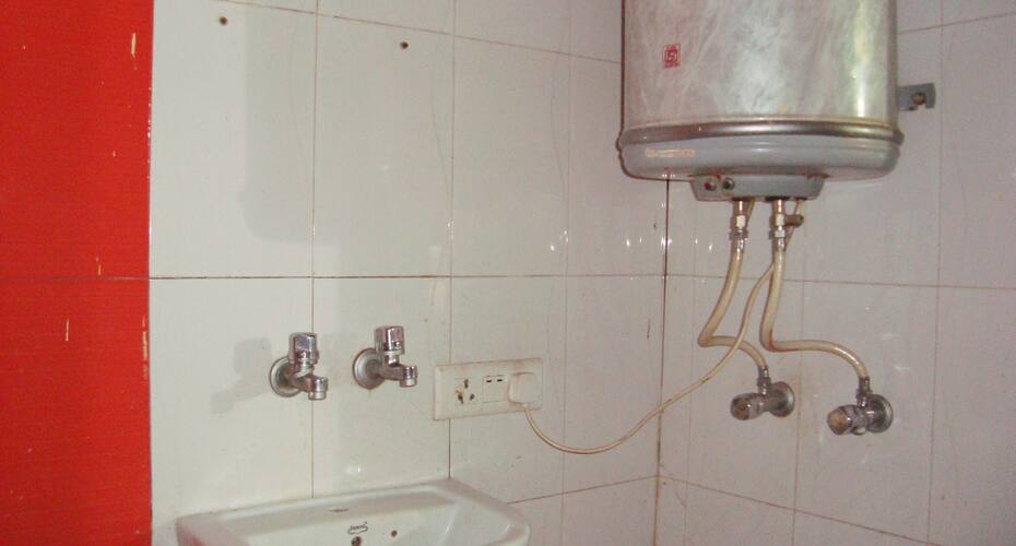 Hotel Fouzia, Srinagar 3
